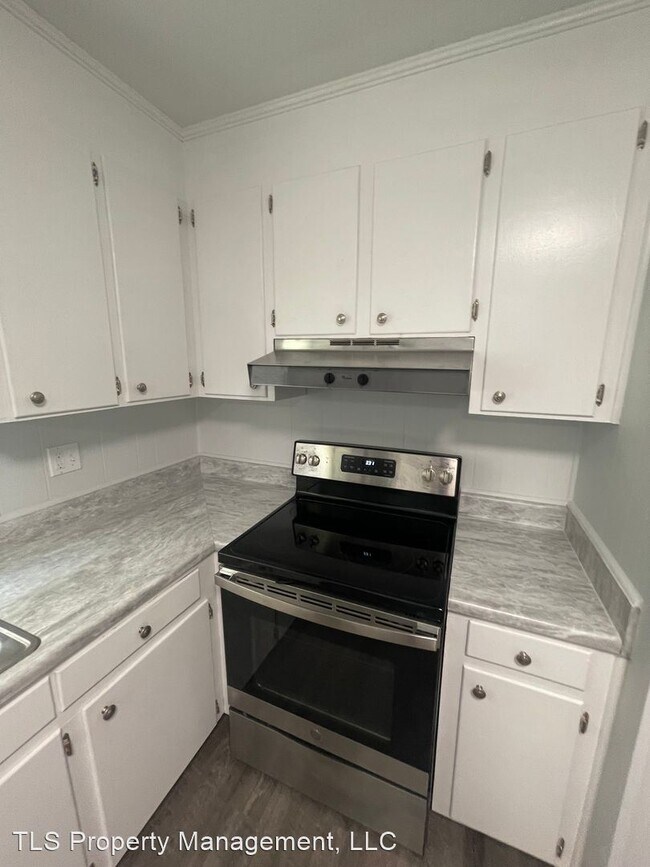 409 Springdale Dr photo'