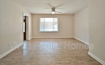 8260 Monmouth Way in Jacksonville, FL - Building Photo - Building Photo