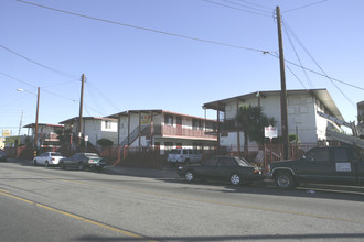 Lennox Apartments in Inglewood, CA - Building Photo - Building Photo