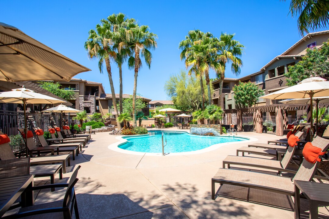 MAA Sky View in Gilbert, AZ - Building Photo