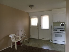 6 Unit Apartment in Spokane, WA - Building Photo - Building Photo