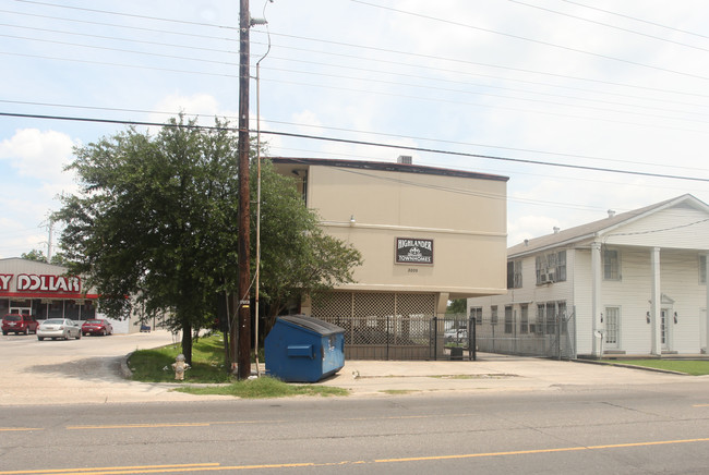 3005 Highland Rd in Baton Rouge, LA - Foto de edificio - Building Photo