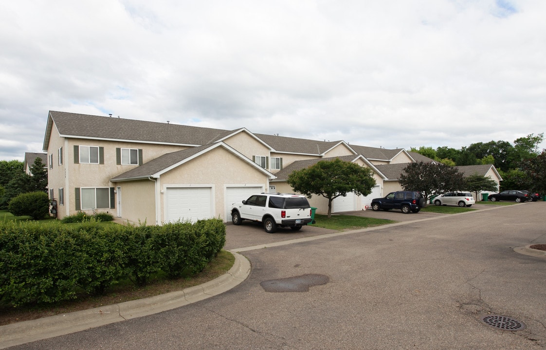 Park Glen Townhomes in St. Louis Park, MN - Building Photo