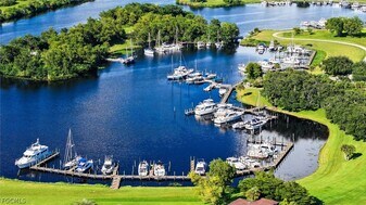 1041 River Run Rd in La Belle, FL - Building Photo