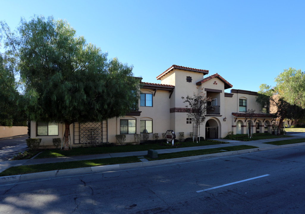 Casa Nicolina in La Habra, CA - Foto de edificio