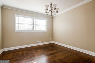 2134 Elinwood Dr in East Point, GA - Building Photo - Building Photo