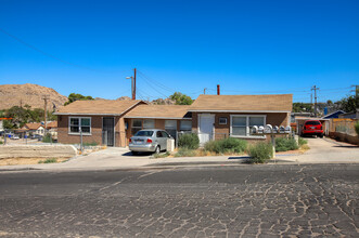 15563-15575 5th St in Victorville, CA - Building Photo - Building Photo