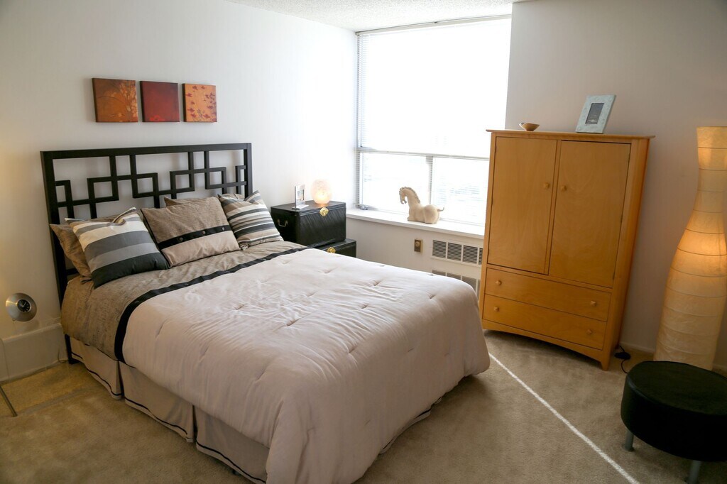 Riley Towers Apartments in Indianapolis, IN