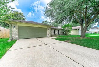15923 Dunmoor Dr in Houston, TX - Building Photo - Building Photo