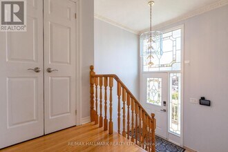 252 Apache Trail in Toronto, ON - Building Photo - Building Photo