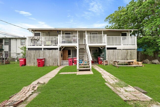 123 W 6th St-Unit -3 in Freeport, TX - Foto de edificio - Building Photo