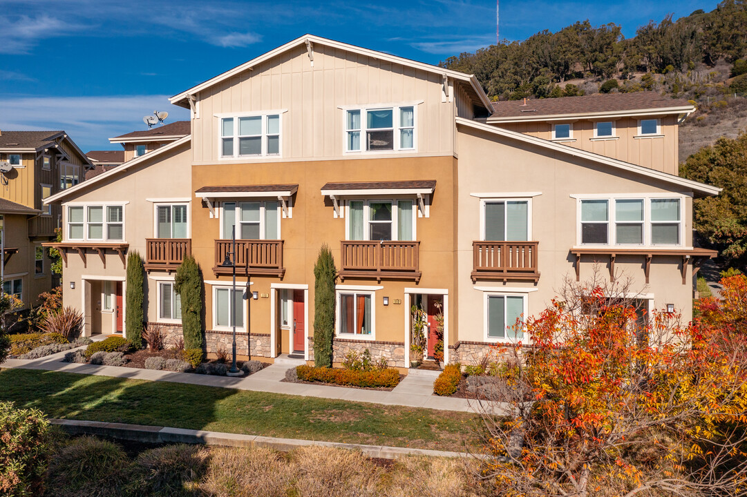 Candlestick Cove in San Francisco, CA - Building Photo