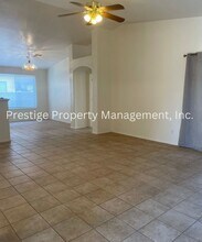 8684 S Desert Dove Dr in Tucson, AZ - Building Photo - Building Photo