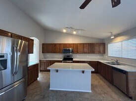 6858 S 19th St in Phoenix, AZ - Building Photo