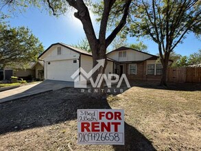 10038 Raven Field Dr in San Antonio, TX - Building Photo - Building Photo