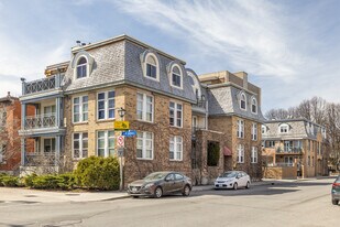 210 Cumberland St in Ottawa, ON - Building Photo