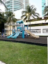 2101 Brickell Ave, Unit 502 in Miami, FL - Building Photo - Building Photo