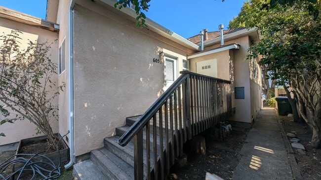 605 Seabright Ave in Santa Cruz, CA - Building Photo - Building Photo