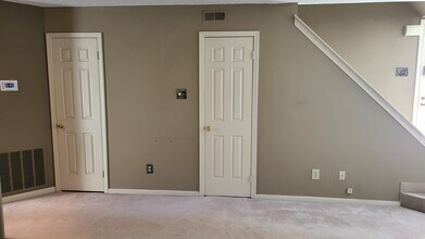 348 New Market Ct in Chesterbrook, PA - Foto de edificio - Building Photo