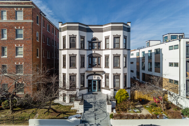 3504 13th St NW in Washington, DC - Foto de edificio - Building Photo