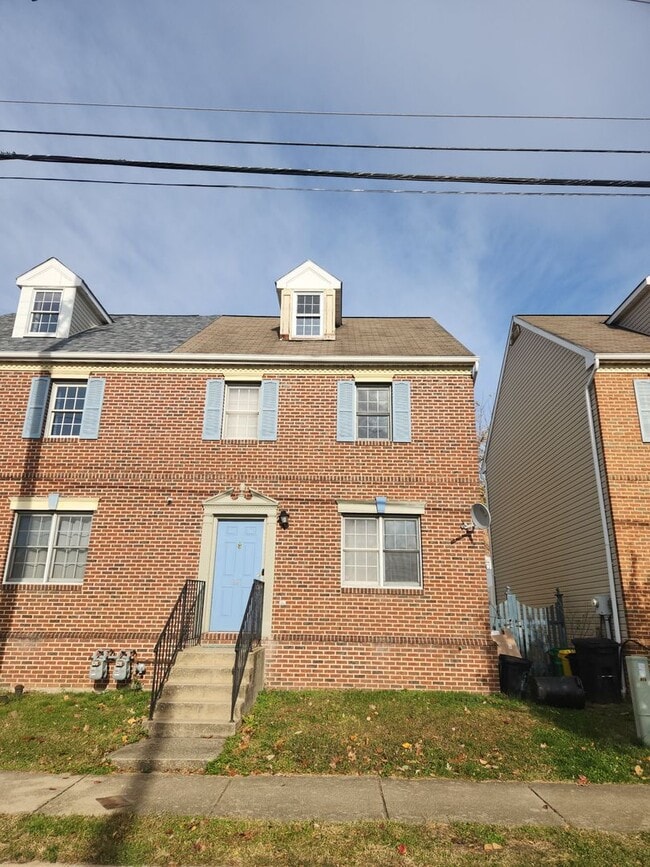 property at 811 E King St