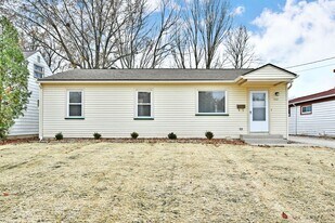 968 Gary Ave SE in Girard, OH - Building Photo