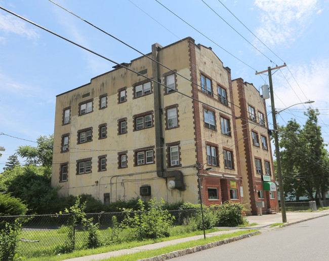 191 1st St in Englewood, NJ - Foto de edificio - Building Photo