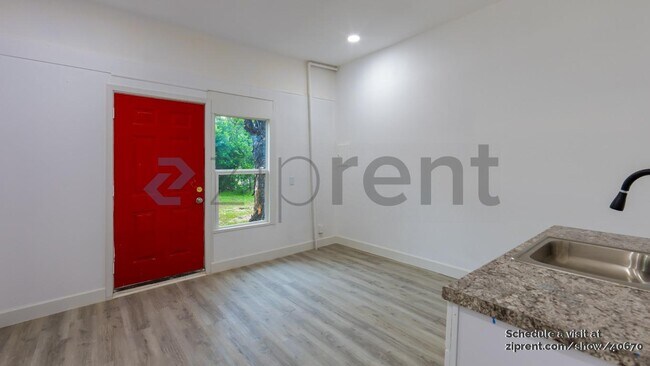 146 Fairview Ave in San Antonio, TX - Building Photo - Building Photo