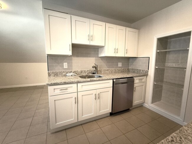 26 Main St, Unit Unit 3 in Blackstone, MA - Building Photo - Building Photo