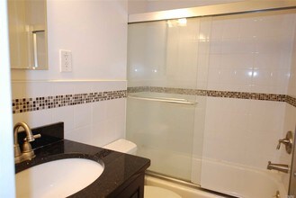 100 E 53rd St-Unit -5 in New York, NY - Building Photo - Building Photo