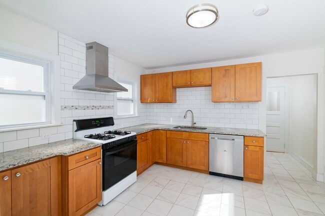 21 Wollaston Ave in Quincy, MA - Building Photo - Building Photo