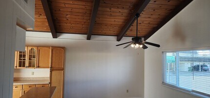 315 Buckeye Terrace in Redding, CA - Building Photo - Building Photo