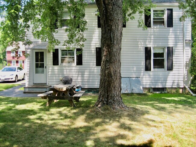 392 June St in Worcester, MA - Building Photo - Building Photo