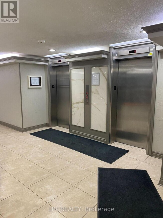 80 Inverlochy Blvd in Markham, ON - Building Photo - Building Photo