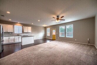 10606 Century Farm Dr in Converse, TX - Building Photo - Building Photo