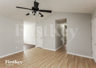 5183 Sagewood Dr in Flowery Branch, GA - Foto de edificio - Building Photo