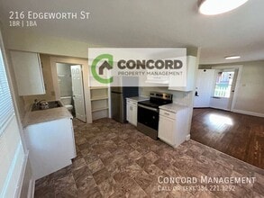 216 Edgeworth St in High Point, NC - Building Photo - Building Photo