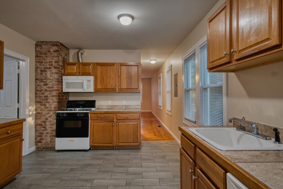39 Lander St in New Haven, CT - Building Photo