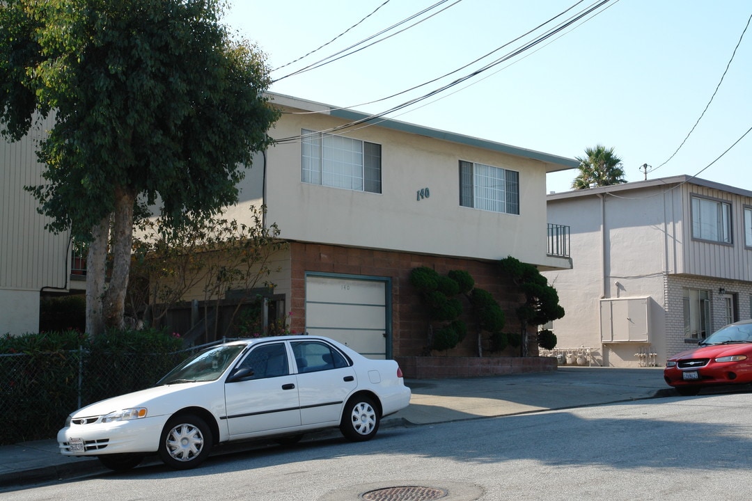 140 Santa Clara Ave in San Bruno, CA - Building Photo