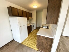 Applecrest Apartments in Big Stone City, SD - Building Photo - Building Photo