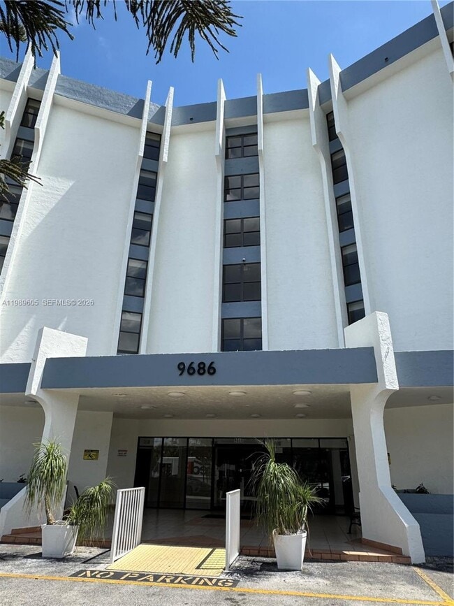 property at 9686 Fontainebleau Blvd