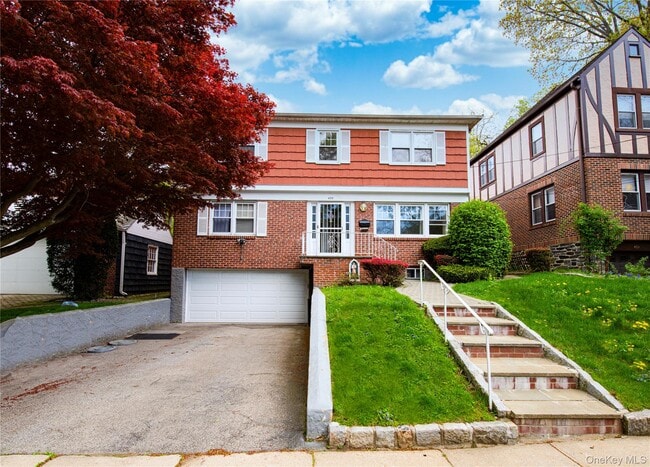 407 Collins Ave in Mount Vernon, NY - Building Photo - Building Photo