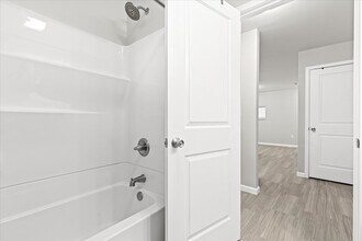 5640 Trailer Park Dr in Jackson, MI - Foto de edificio - Building Photo