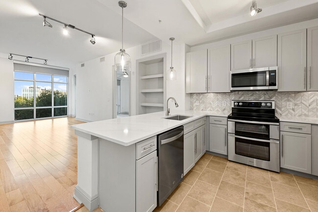 Ashton South End in Charlotte, NC - Building Photo - Building Photo