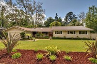 6823 Elwood Rd in San Jose, CA - Foto de edificio - Building Photo