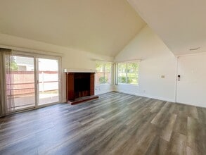 5016 Abuela Dr in San Diego, CA - Building Photo - Building Photo
