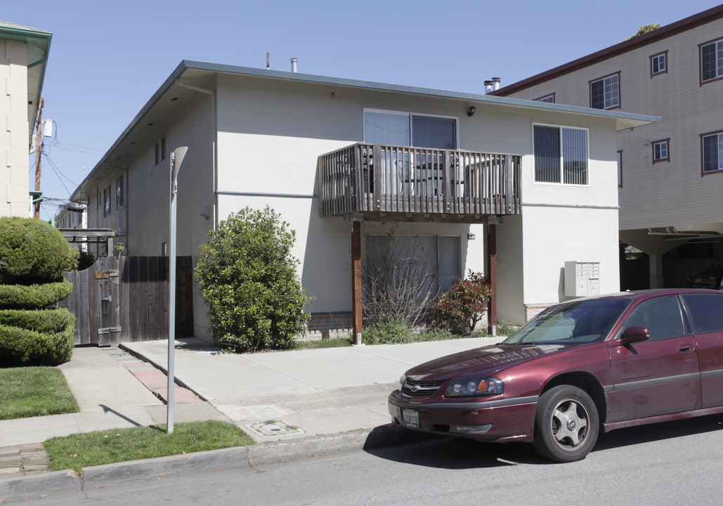 1108 Laguna Ave in Burlingame, CA - Building Photo