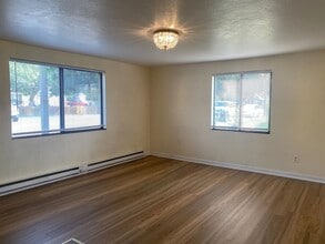 525-525 N Markeson St in Chelan, WA - Building Photo - Building Photo