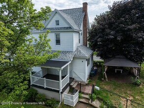 838 George St in Throop, PA - Building Photo - Building Photo
