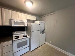 214 Woodrow St in Fayetteville, NC - Foto de edificio - Building Photo